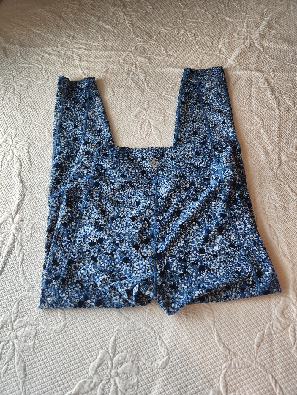 Tuckernuck Navy and Light Blue Floral Leggings